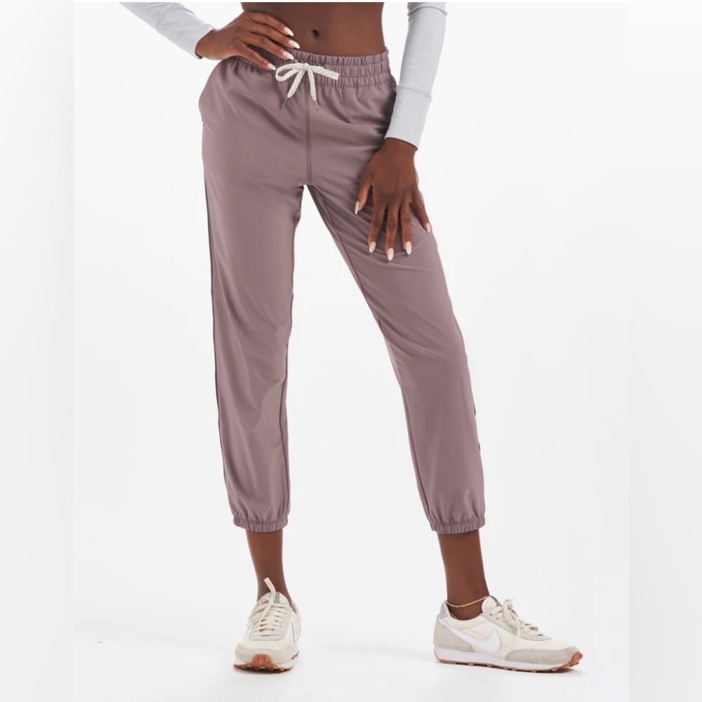 NWOT Vuori Weekend Jogger - Hazel - Small